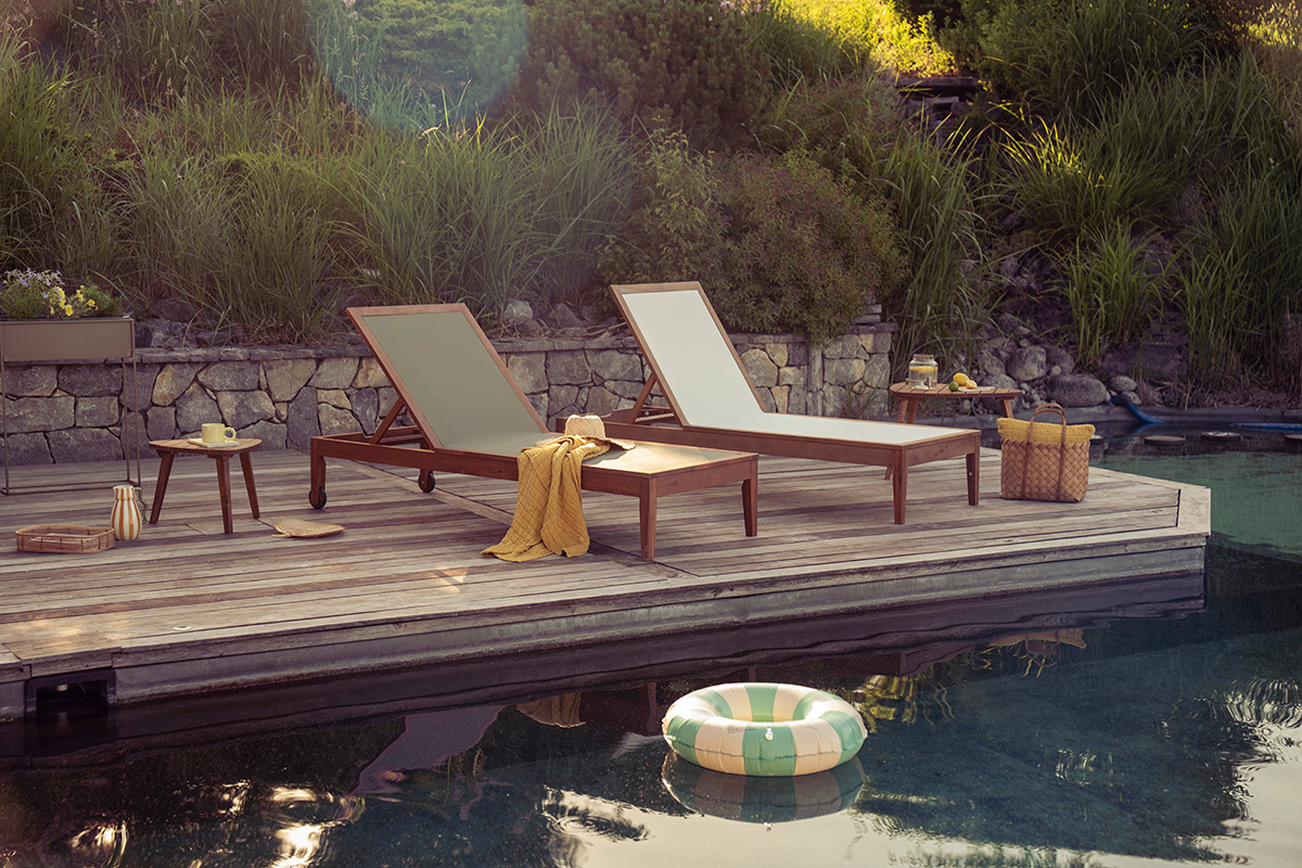 Bain de soleil vert kaki et bois massif NAVEEN