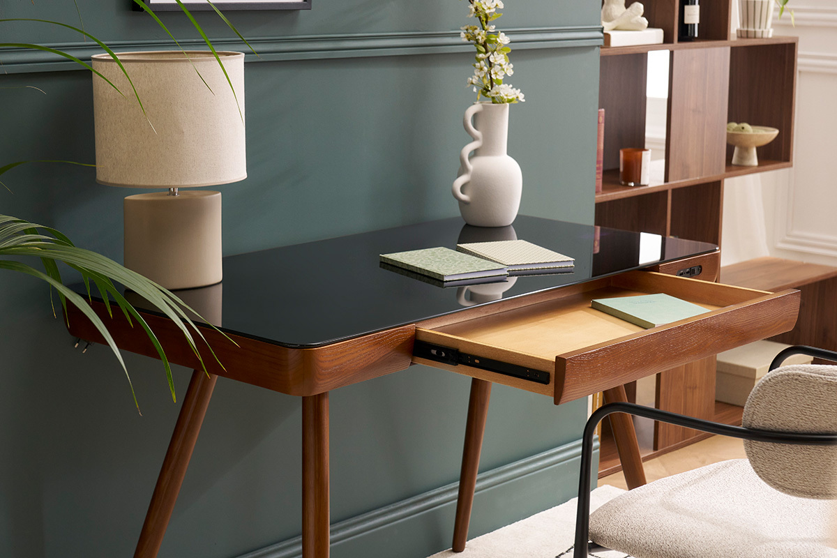 Bureau connect� multim�dia avec tiroir en verre noir et bois fonc� noyer L120 cm CLEVER