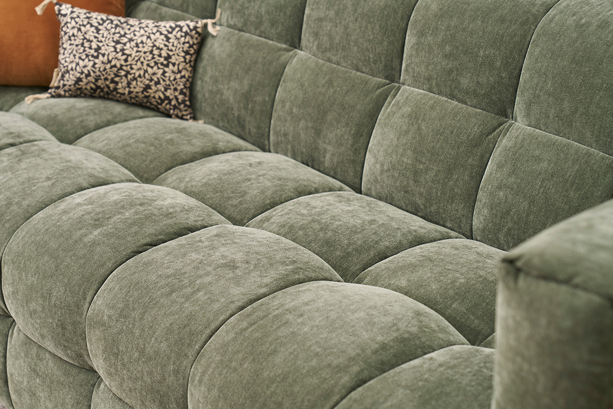Canap� design 3 places en tissu effet velours vert kaki CORTO