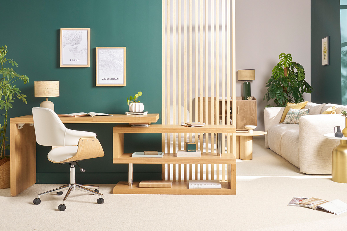 Chaise de bureau � roulettes design blanc, bois clair et acier chrom� HANSEN