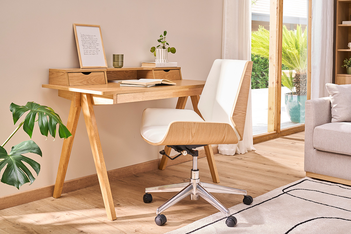 Chaise de bureau � roulettes design en tissu gris clair, bois clair et acier chrom� CURVED
