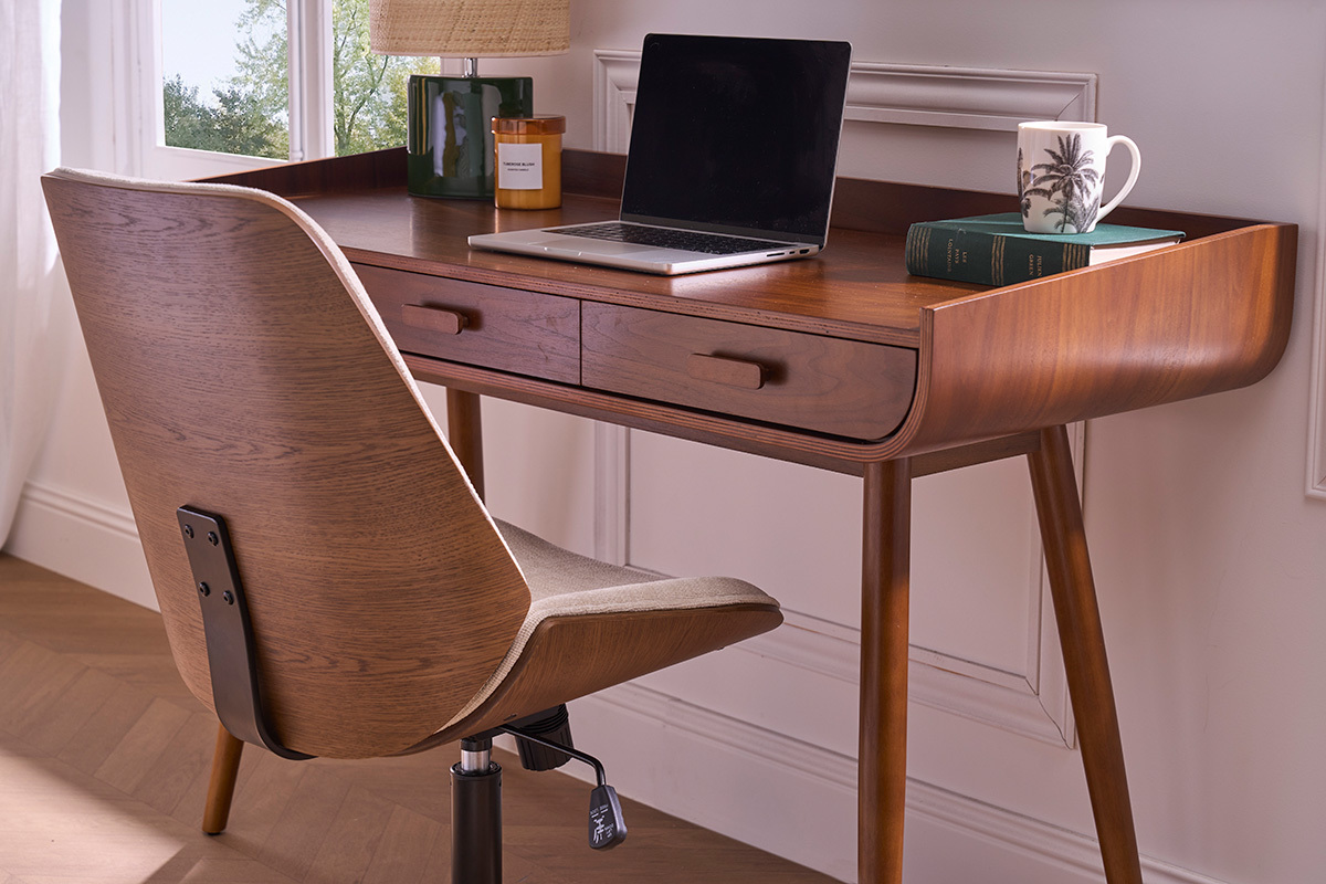 Chaise de bureau � roulettes en bois et tissu effet velours textur� beige DOUGLAS
