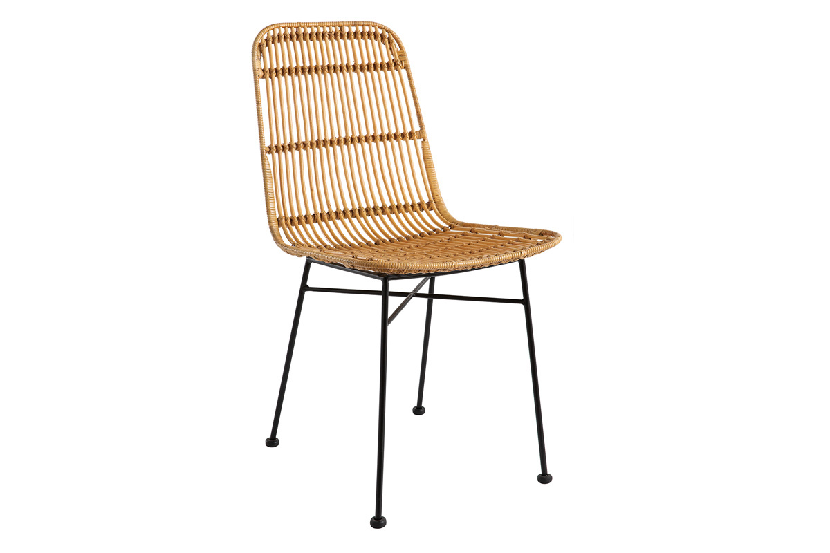 Chaise en rotin et m�tal noir avec dossier incurv�, vue de 3/4.