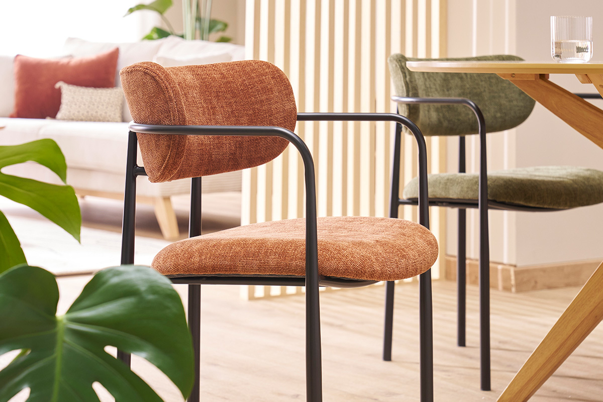 Chaises en tissu effet velours textur� terre br�l�e et m�tal noir (lot de 2) SWIFT