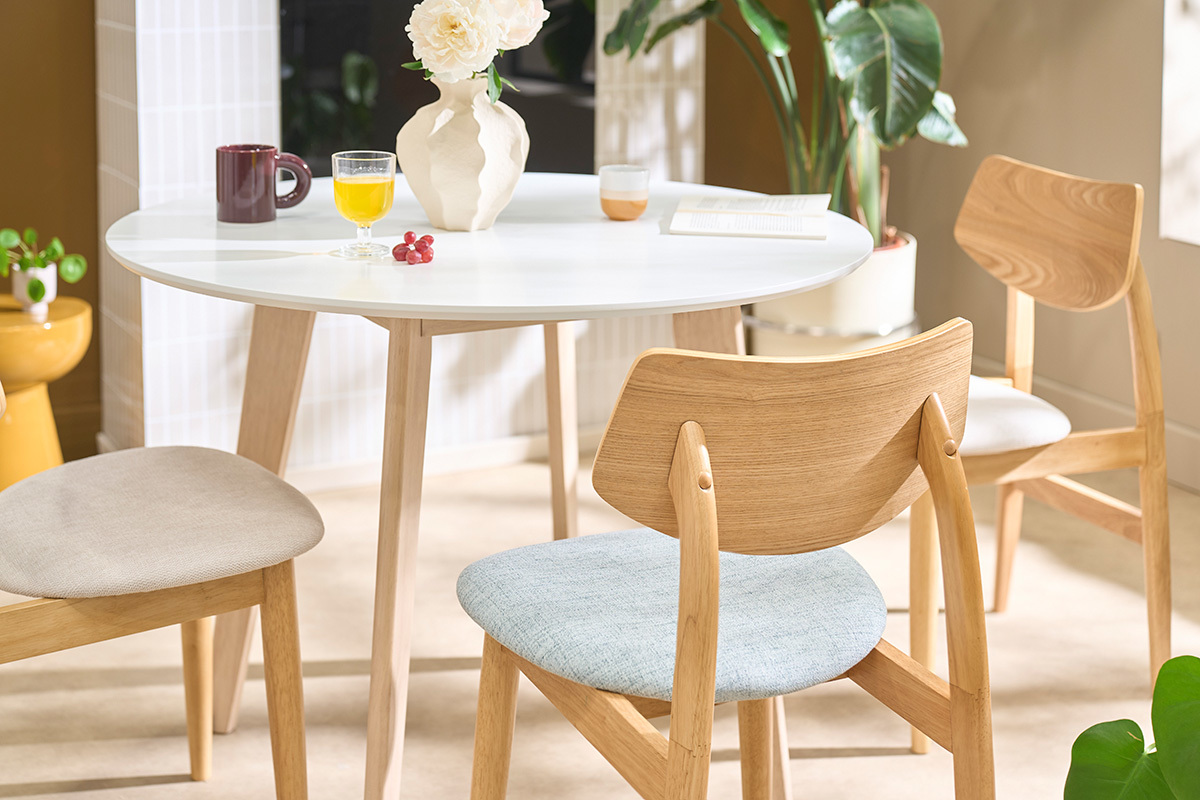 Chaises scandinaves en bois clair et tissu vert c�ladon (lot de 2) ELION