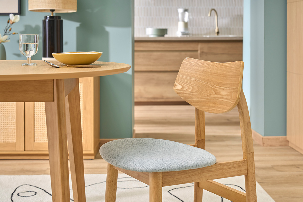 Chaises scandinaves en bois clair et tissu vert c�ladon (lot de 2) ELION