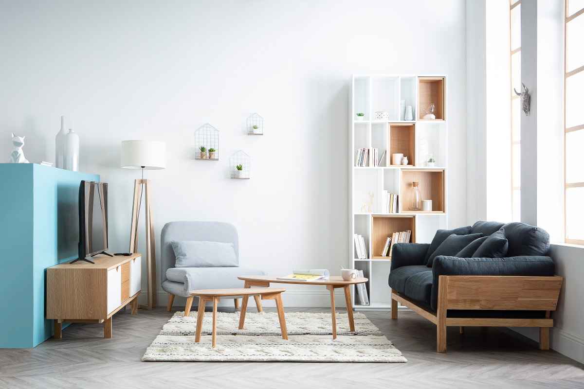 Fauteuil convertible scandinave en tissu gris fonc� et bois clair AMIKO