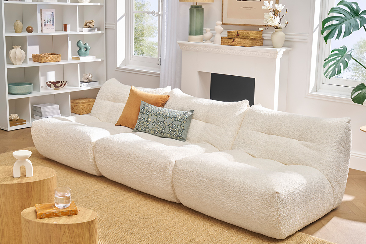 Fauteuil lounge en tissu bouclette blanc cass� BUMPY