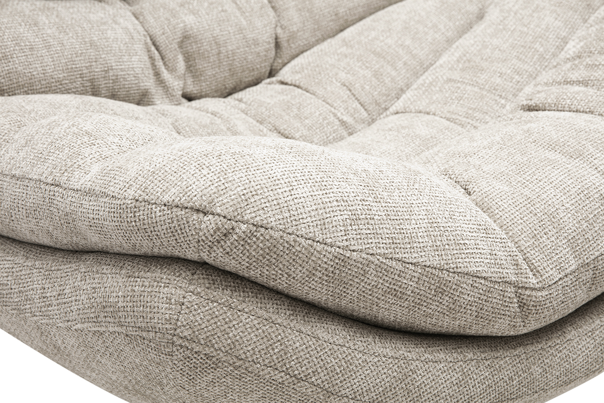 Gros plan sur le fauteuil pivotant en tissu effet velours textur� beige, vue de dessus.