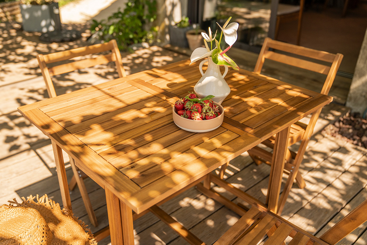 Set d'une table extensible avec rangements et de 4 chaises pliantes en bois massif CARMEN