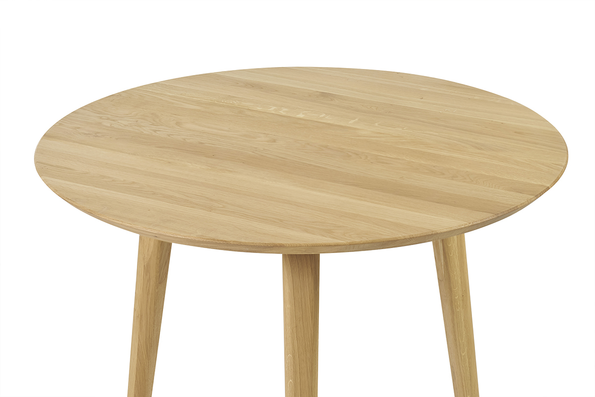 Table � manger ronde en bois clair ch�ne massif avec vue de haut.