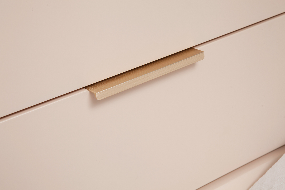 Table de chevet rose poudr� et m�tal dor� avec rangements GIANA