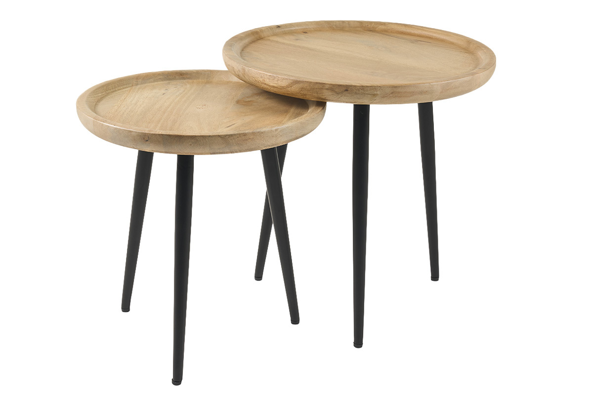Tables basses gigognes rondes en manguier et m�tal noir, vue 3/4.