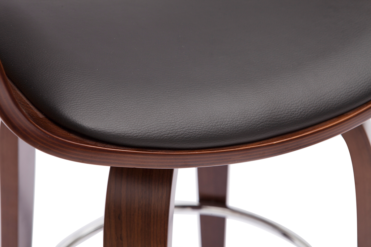 Assise noire et bois fonc� du tabouret de bar GAO, vue de pr�s.