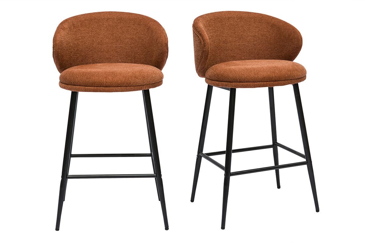 Tabourets de bar en tissu velours terre br�l�e et m�tal noir, vus de face.