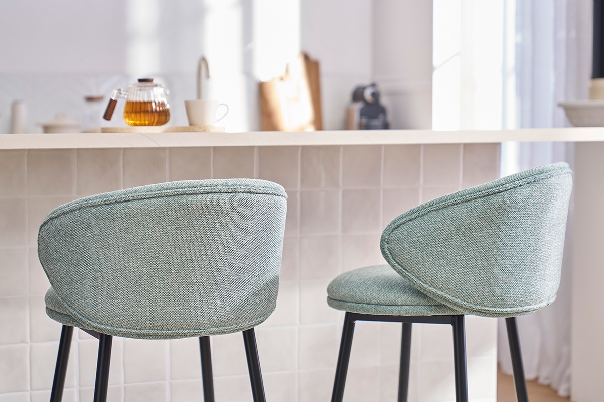 Tabourets de bar design en tissu effet velours textur� vert c�ladon et m�tal noir (lot de 2) ROSALIE