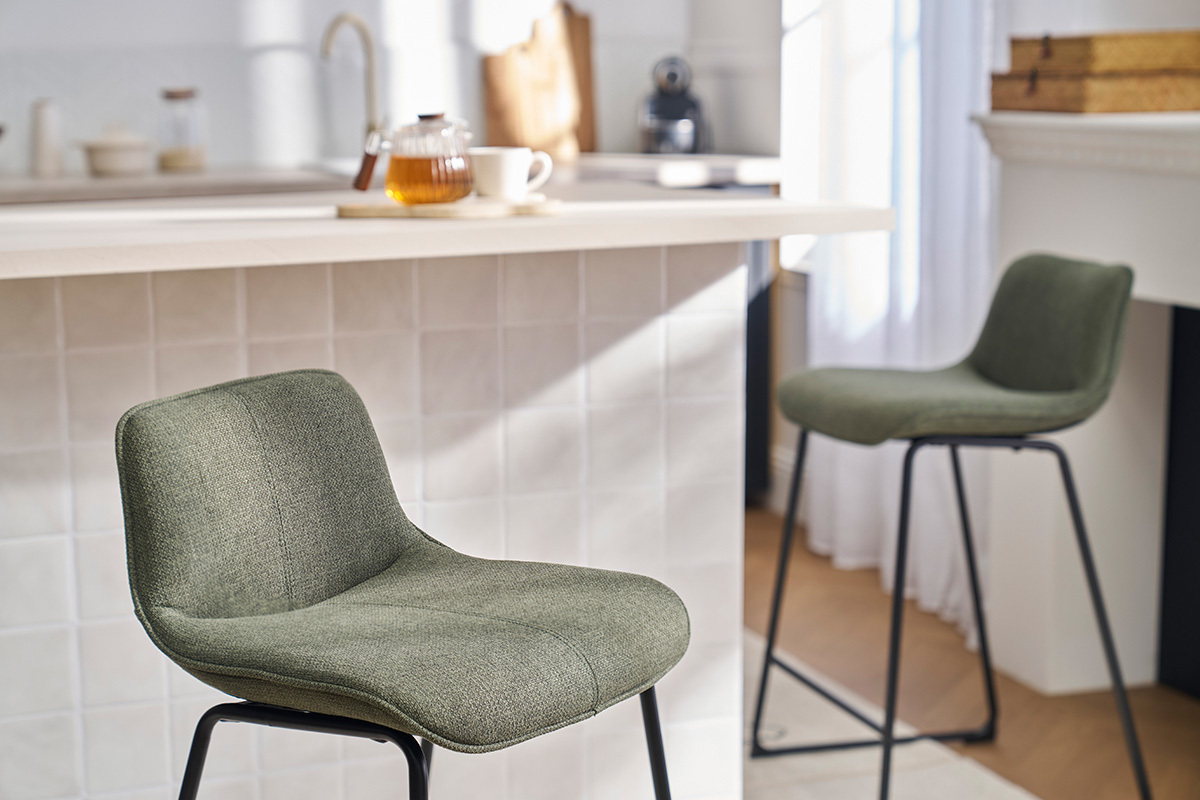 Tabourets de bar en tissu vert kaki et m�tal H65 cm (lot de 2) BOOST