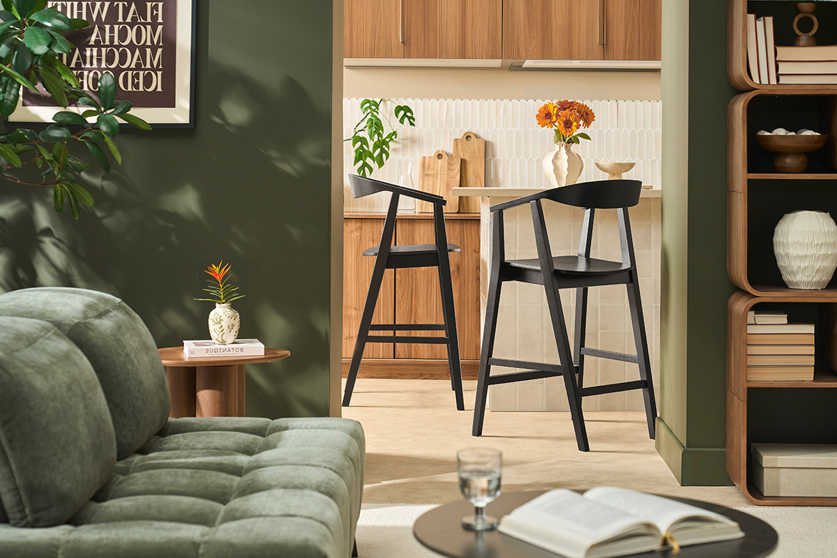 Tabourets de bar scandinaves en bois noir H66.5 cm (lot de 2) BAHIA