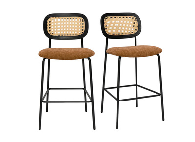 Tabourets design en tissu effet velours textur&eacute; terre brul&eacute;e, m&eacute;tal noir et cannage rotin (lot de 2) MIRANDA