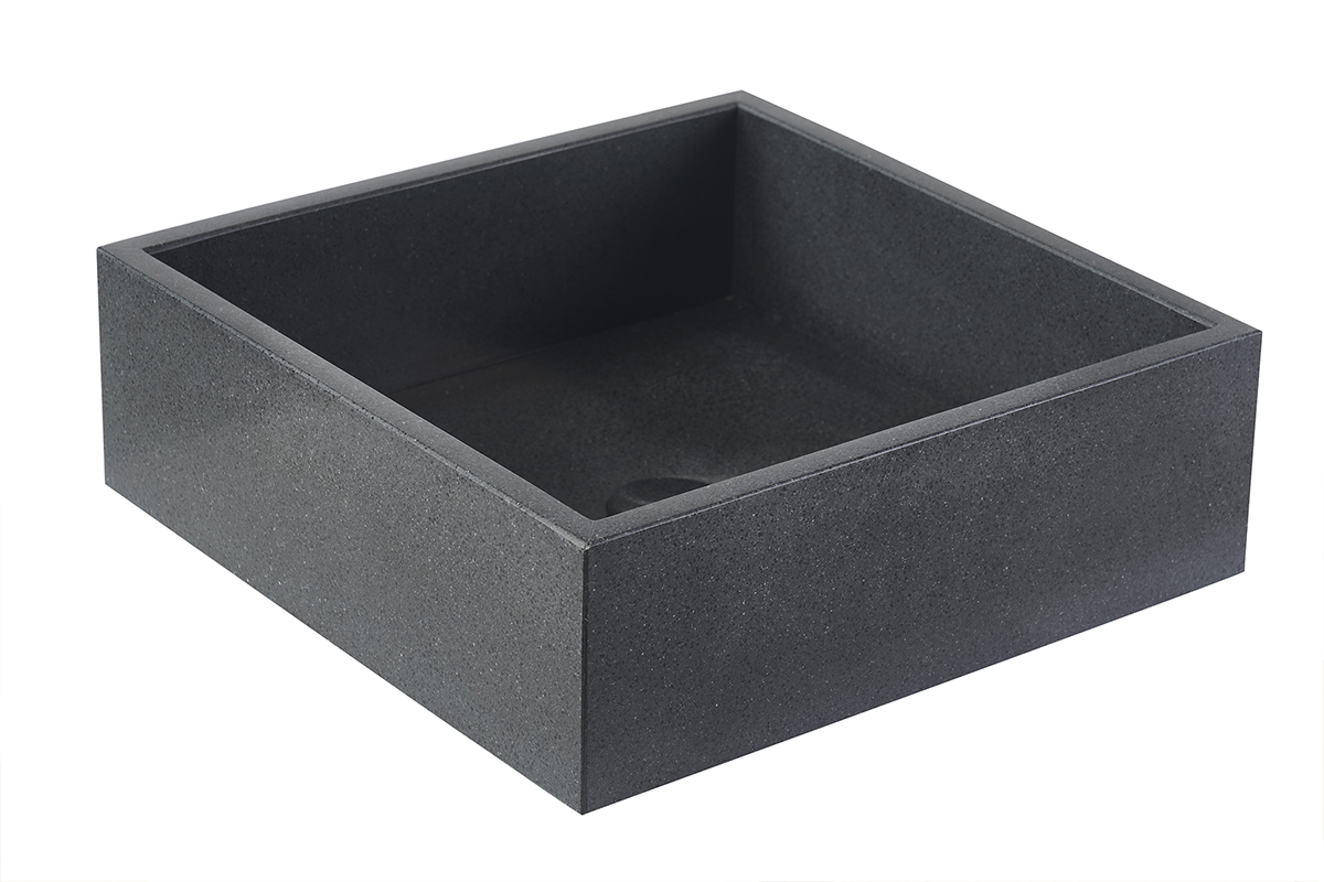 Vasque carr�e en terrazzo noir, vue de 3/4 avec fond blanc, dimensions L40 x P40 x H13 cm.